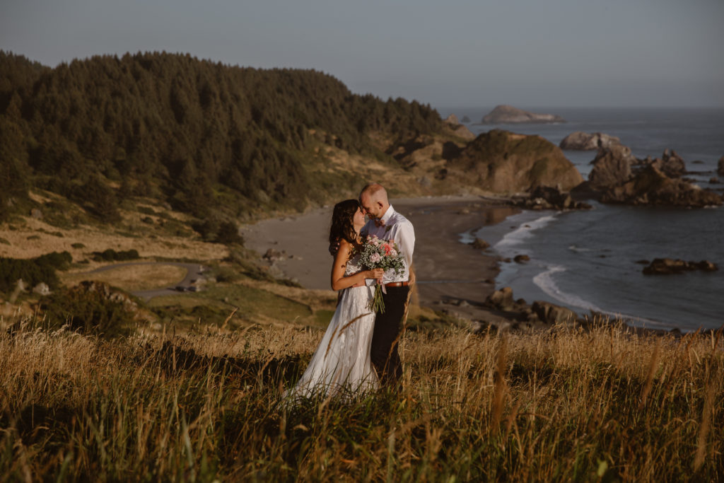 A couple kissing during their Samuel H Boardman State Park elopement
